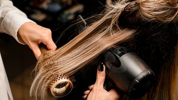 Esse tratamento pode ser tudo o que você precisa para ter cabelos ainda mais lindos. - (Imagem: MaximFesenko / iStock)