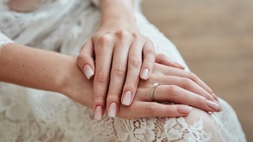 As unhas são um ponto fundamental da aparência da noiva. - Imagem: Dmytro Duda/iStock