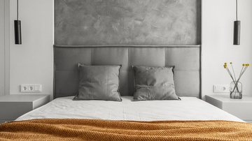 As camas kings são perfeitas para quem gosta de bastante espeço. - Jevgenija Zukova-Cernova/iStock