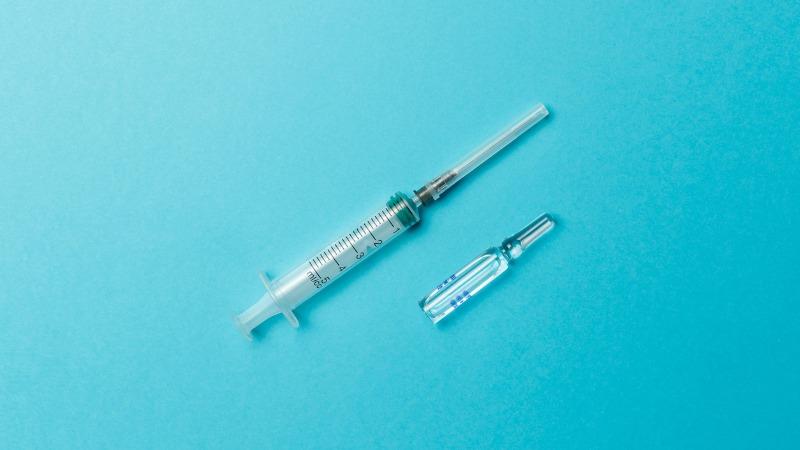 vacina e ampola