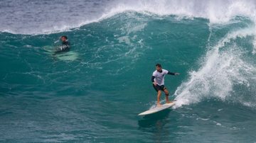Ator da Globo machuca a cabeça em acidente de surfe - Imagem: Reprodução  / Instagram