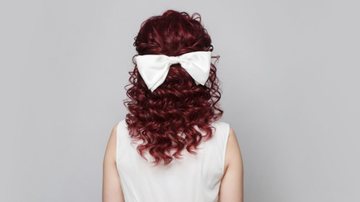 Confira as melhores ideias de penteados lindos e ousados para formatura! - Imagem: iStock