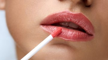 Veja opções lindas para aumentar seus lábios naturalmente! - Imagem: puhhha / iStock