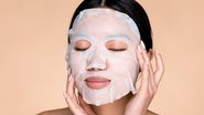 Cada máscara possui propriedades específicas e são adequadas para diferentes tipos de pele. - Imagem: Kateryna Onyshchuk/iStock