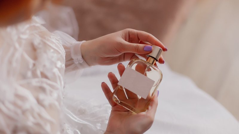 Doces e marcantes, os perfumes de baunilha são uma ótima alternativa para quem está procurando investir na beleza. - Imagem: Combo1982