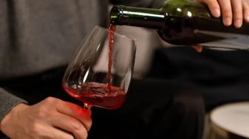 Tomar uma taça de vinho por dia pode ser saudável - Foto: Pexels