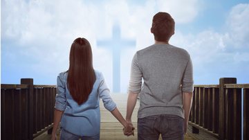 Essas frases bíblicas podem ajudar você a levar numa vida de casal ainda mais harmoniosa. - (Imagem: leolitang / iStock)