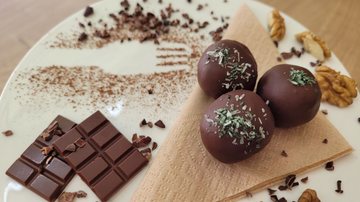 Chocolates veganos têm todo o potencial de serem um sucesso entre os amigos! - imagem: NeddieHBicheva/iStock