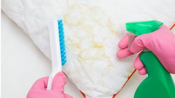 Essas dicas podem ajudar você a manter a sua cama totalmente higienizada. - (Imagem: FotoDuets / iStock)