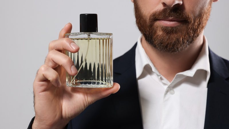 Com esses perfumes não chamar a atenção será impossível! - Imagem: Liudmila Chernetska/iStock