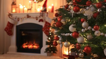 O Natal é uma data maravilhosa, porém, com uma decoração trabalhado, pode ficar ainda melhor! - Imagem: Liudmila Chernetska/iStock