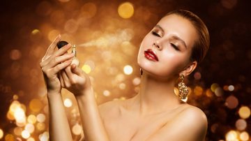 Os perfumes são grandes aliados na hora de compor um look sensual. - inarik/ iStock