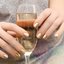 Essas decorações de unhas podem dar um up no seu visual de ano novo! - (DevMarya / iStock)