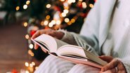 Confira a nossa seleção de livros perfeitos para o dia de Natal. - gregory_lee/ iStock