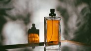 Esses perfumes masculinos de Versace estão entre as fragrâncias importadas mais cobiçadas. - (RF._.studio/ Pexels)