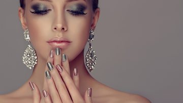 Decore suas unhas para receber o ano que entra com estilo! - (Sofia Zhuravets / iStock)