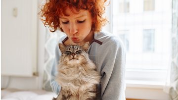 Algumas atitudes podem potencializar o amor do seu gato por você. - Larisa Stefanuyk / istock