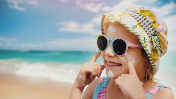 Saiba o FPS ideal para manter crianças seguras dos danos do sol. - ronstik/iStock