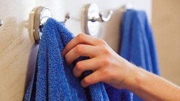 Essas dicas podem ajudar você a higienizar as suas toalhas. - (Vladdeep / iStock)