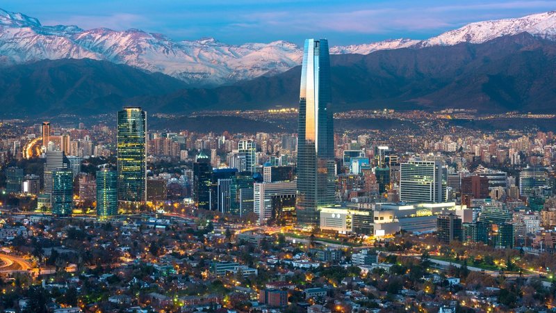 Essas dicas vão ajudar você a aproveitar a capital do Chile. - (tifonimages / iStock)