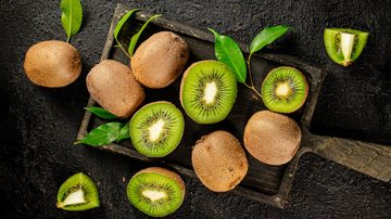 Aprenda a identificar o kiwi maduro perfeito. - Olesia Shadrina/ iStock