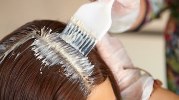 Como tirar tinta de cabelo da pele: 5 dicas infalíveis