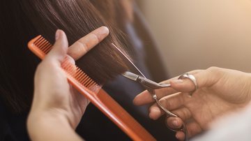 Entenda quando você deve cortar os seus cabelos! - Prostock-Studio / iStock