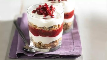 Imagem Parfait de iogurte e frutas vermelhas leve e delicioso
