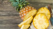 O abacaxi é uma fruta repleta de vitaminas importantes. - amnad/iStock