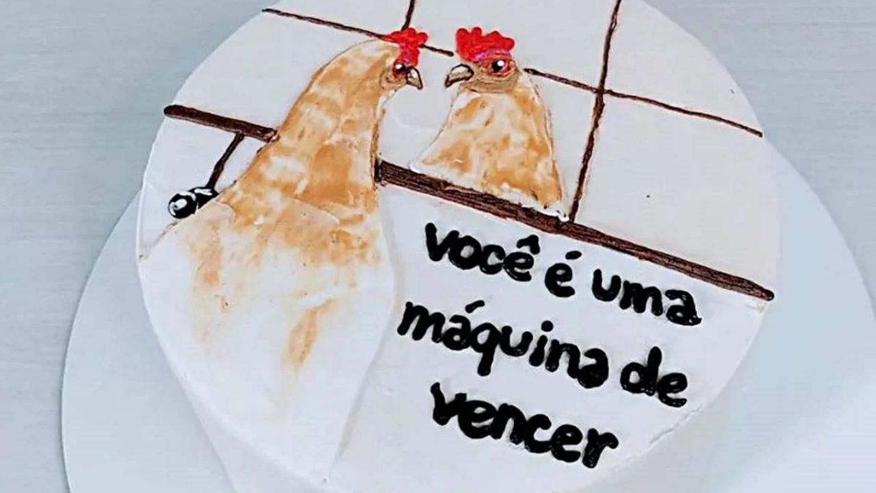 Bento Cake engraçado - Conheça a nova tendência na confeitaria  Bolo da  amizade, Receitas interessantes, Bolos engraçados de aniversário