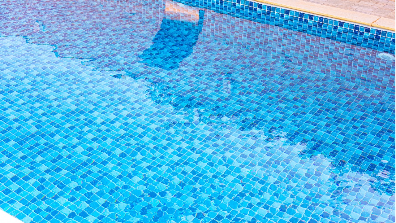 Imagem de piscina.