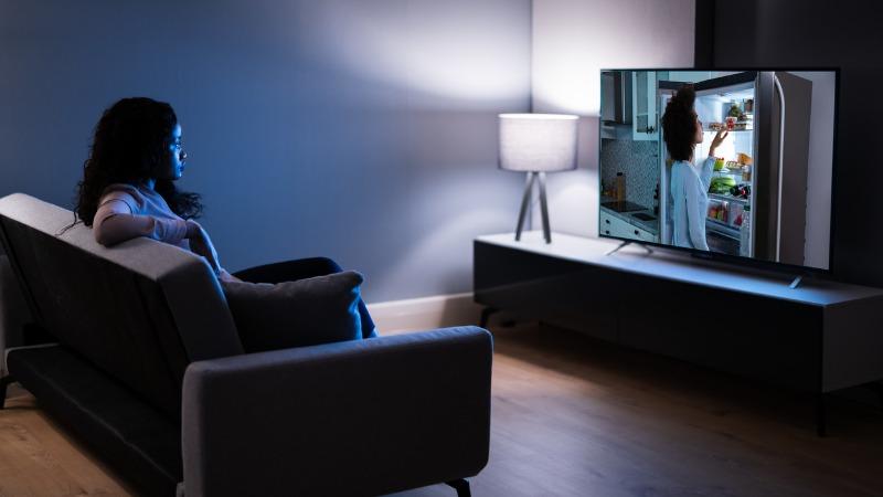 O Chromecast transforma sua TV comum em uma Smart.