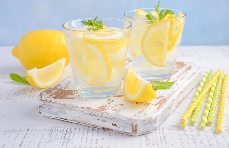 Água com limão gera diversas melhorias no organismo 