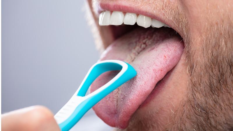 lavar lingua e importante saude bucal