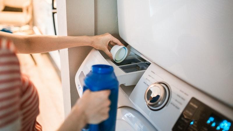 como lavar roupas na máquina pode ser fácil se você seguir as instruções corretas