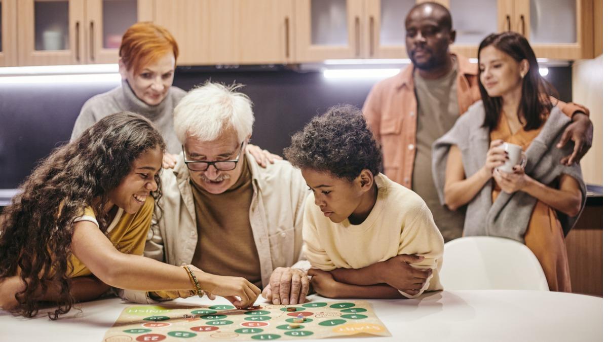 Em casa? Conheça 5 jogos de tabuleiro para passar o tempo com a família -  Curta Mais - Brasília